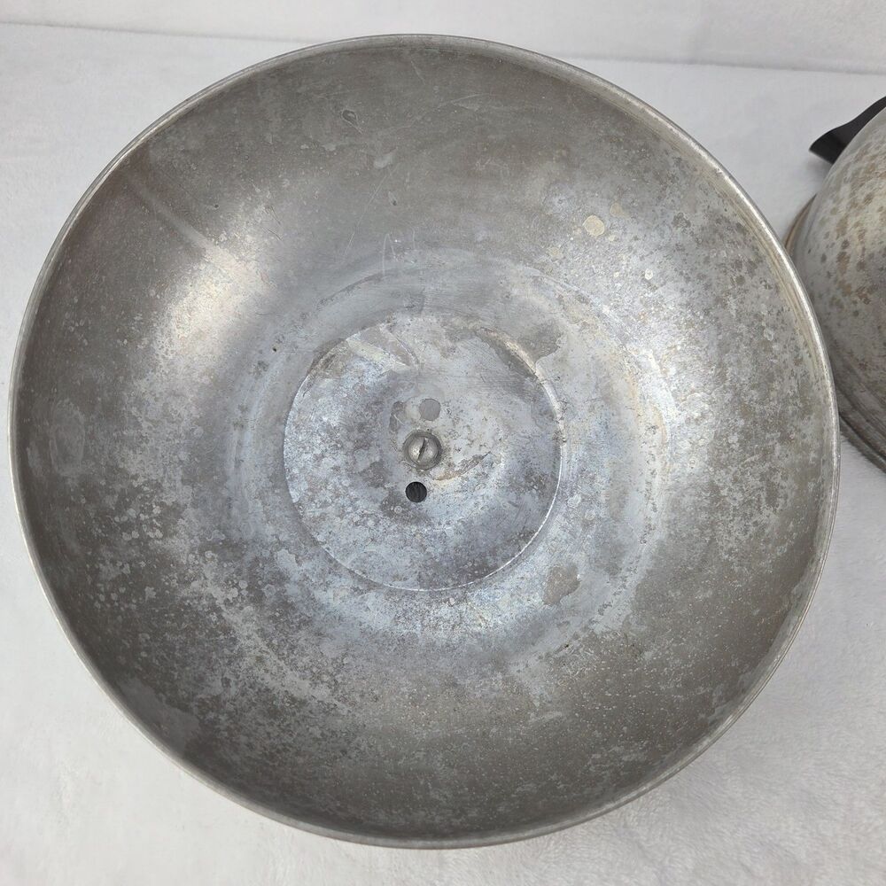 Vintage West Bend Bun Warmer Serving Oven MCM Aluminum Bread Warmer - Picture 13 of 14